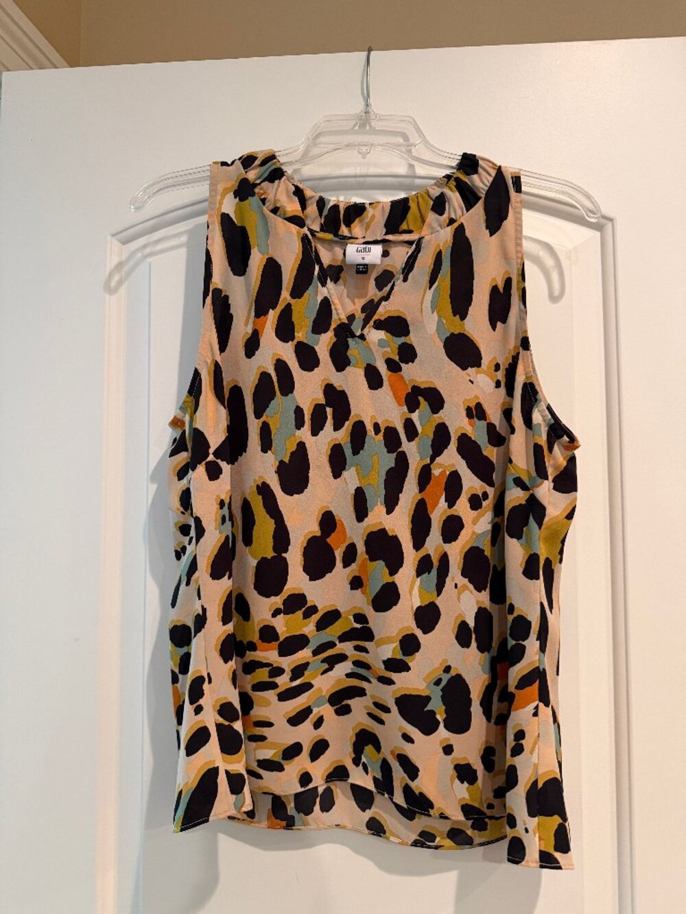 Cabi sleeveless blouse size M